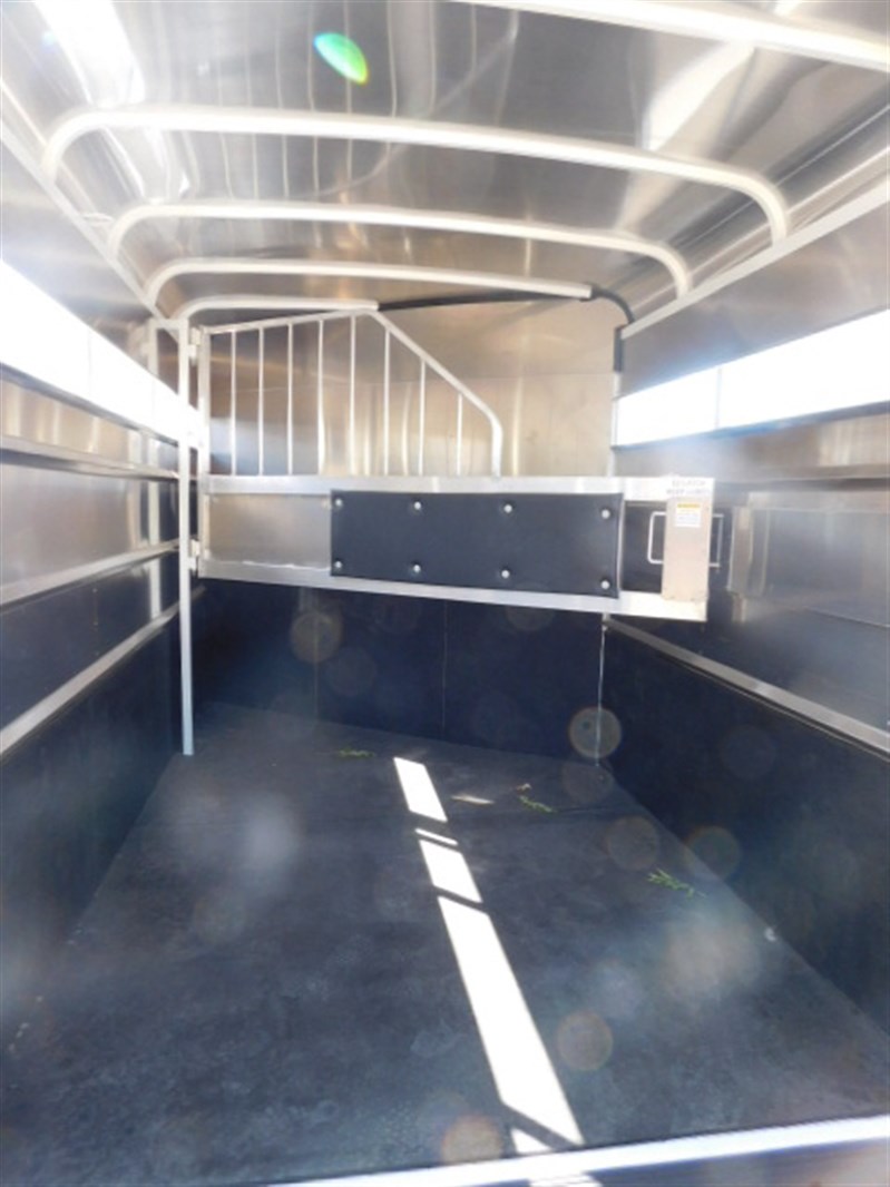 Trailer Photo 4