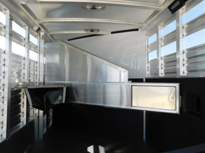 Trailer Photo 4