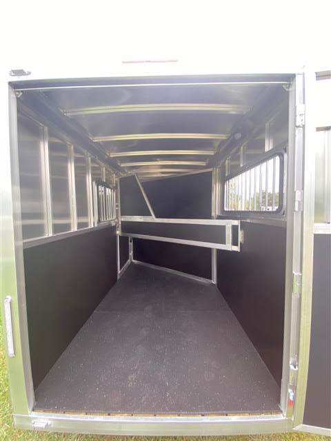2023 Shadow 2 horse stable mate slant load with dressing room