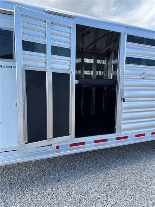 Trailer Photo 16