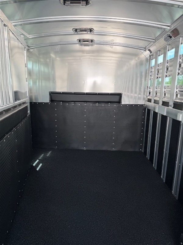 Trailer Photo 11