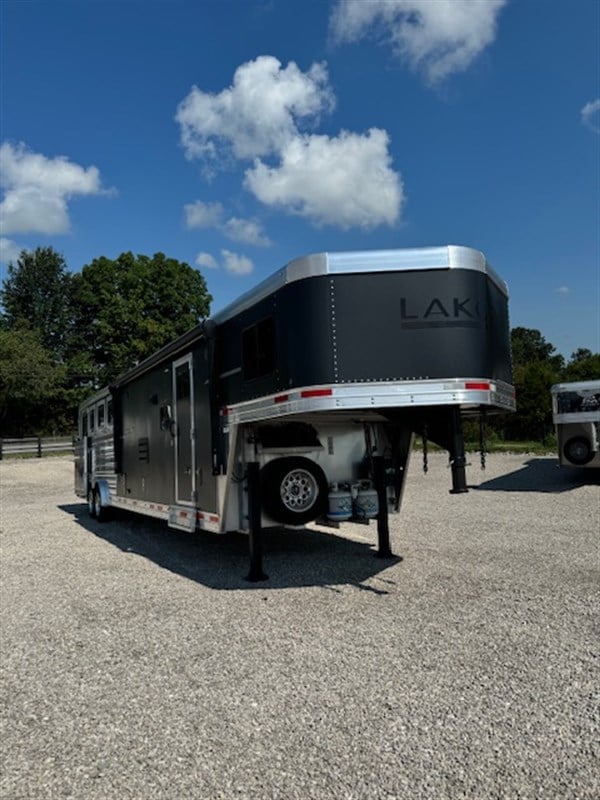 2024 Lakota 4h rear side load 13' lq with slide