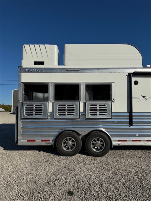 Trailer Photo 15