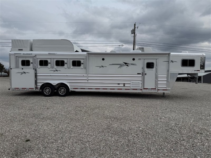 2026 Platinum Coach 4h rear bside load 12'8" outlaw xp lq