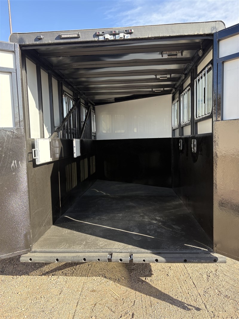 Trailer Photo 6