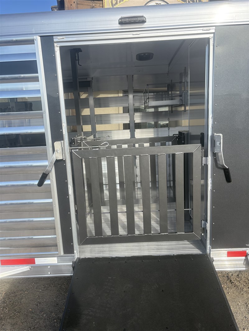 Trailer Photo 15