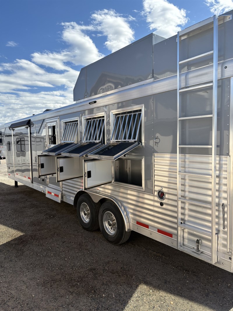 Trailer Photo 2