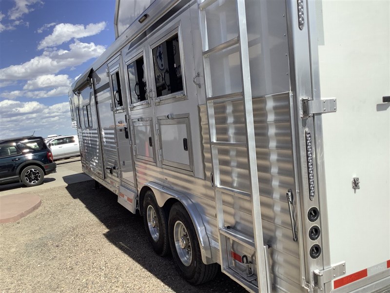 Trailer Photo 2
