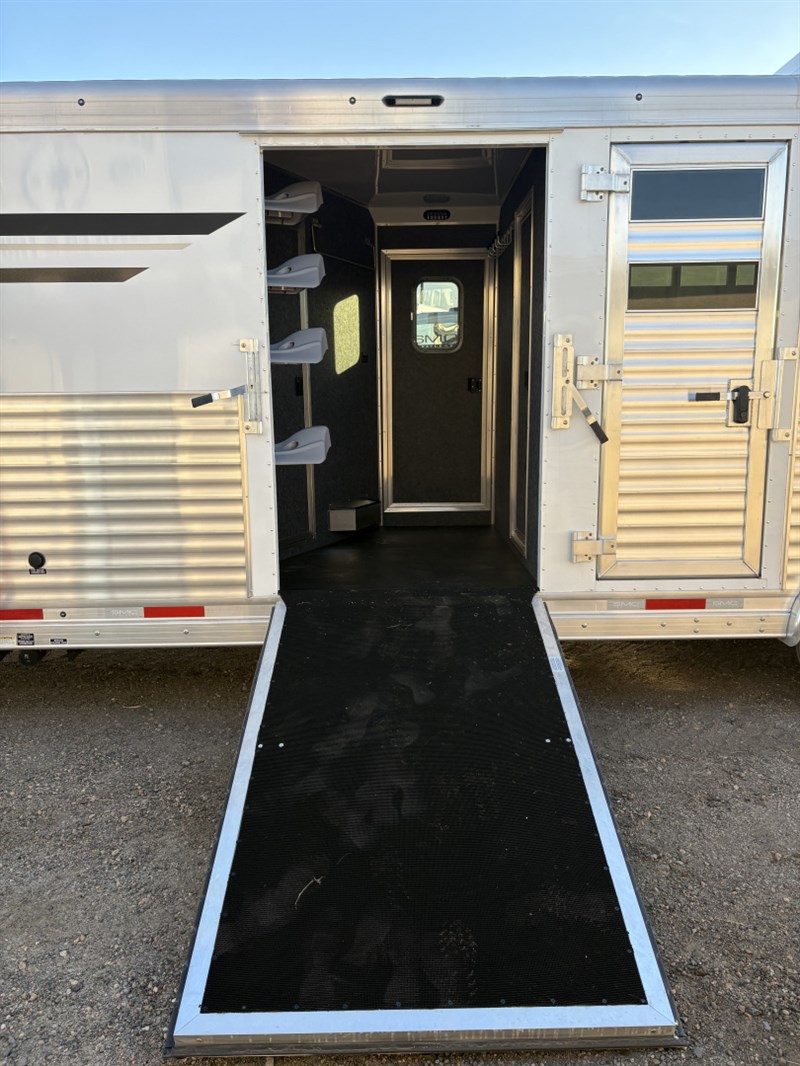 Trailer Photo 18