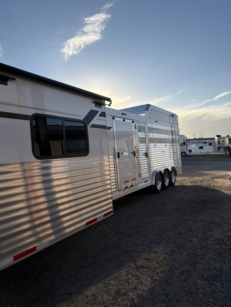 Trailer Photo 16