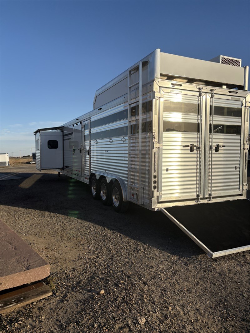 Trailer Photo 19
