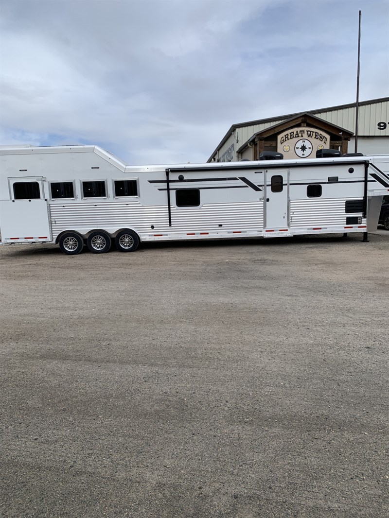 Trailer Photo 2