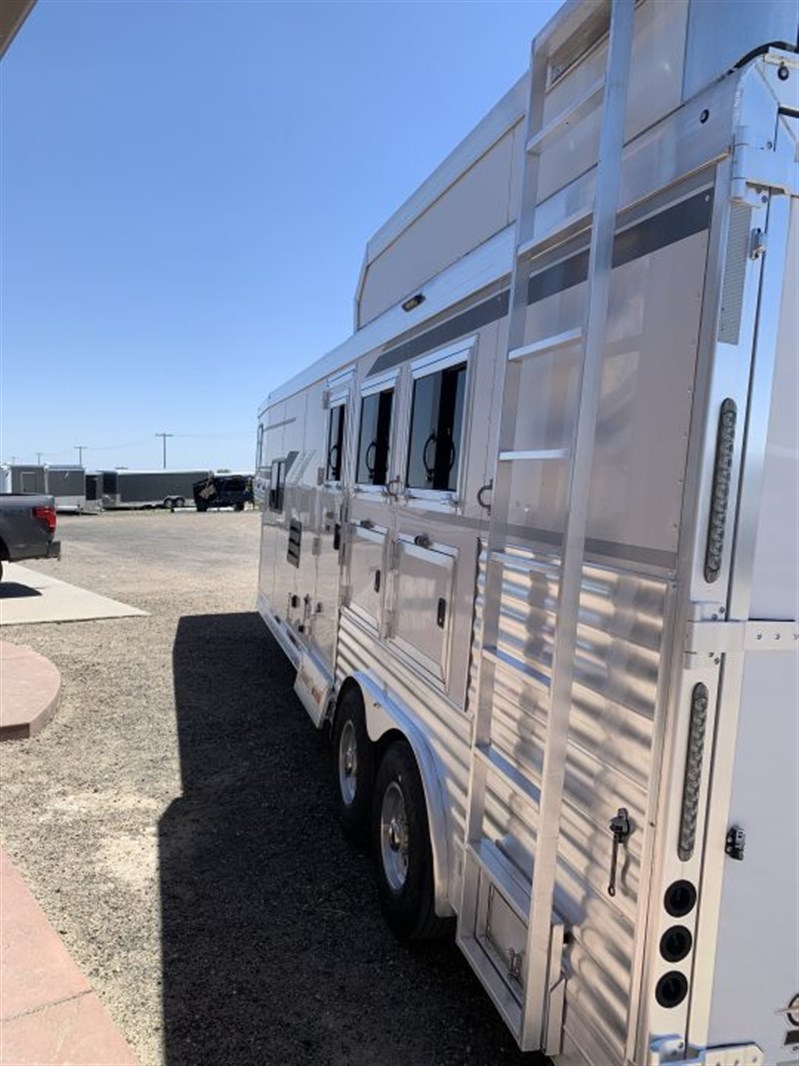Trailer Photo 10