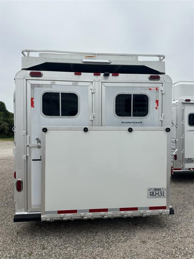 2011 Platinum Coach 4h bp 8' hay pod