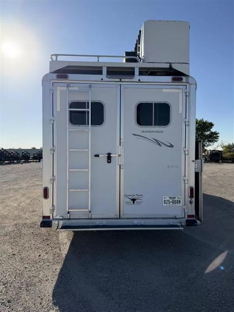 2019 Platinum Coach 4h 14'10 sw side load w/ diesel generator