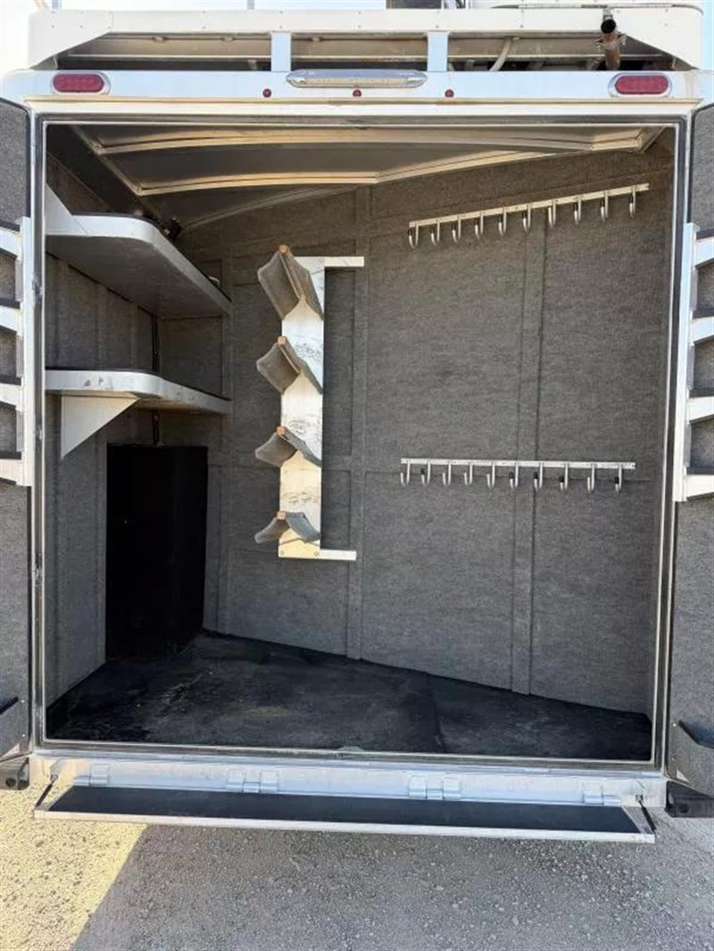 2019 Platinum Coach 4h 14'10 sw side load w/ diesel generator