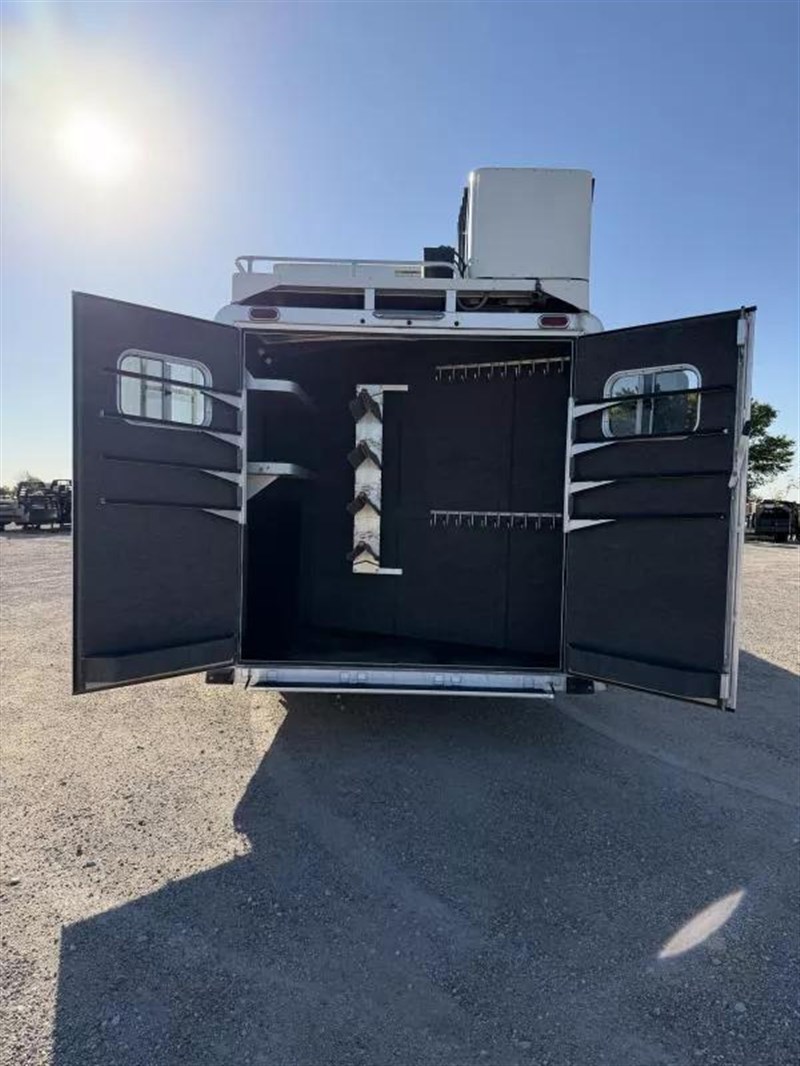 2019 Platinum Coach 4h 14'10 sw side load w/ diesel generator