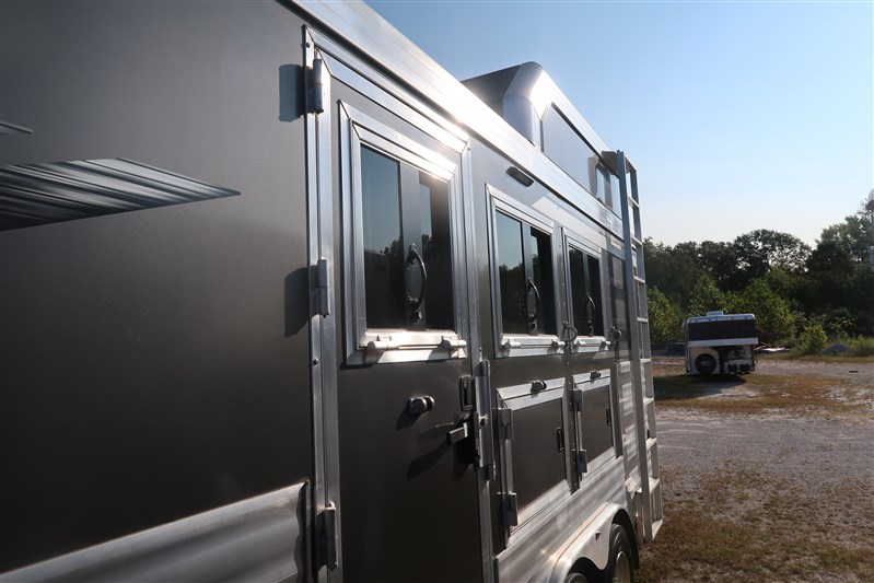 2019 smc 8315 srkce 15 foot short-wall 3 horse j4103