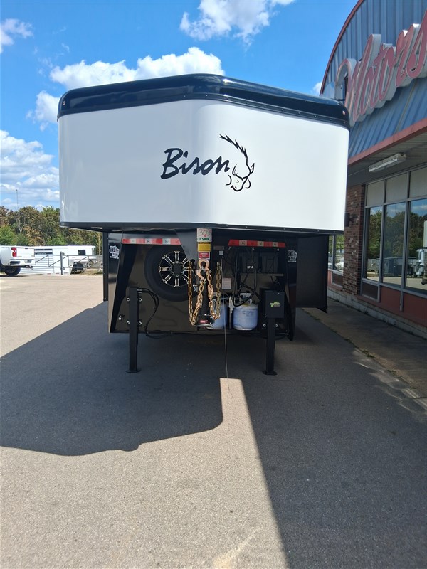 2026 Bison 8315 3 horse lq ranger j5104