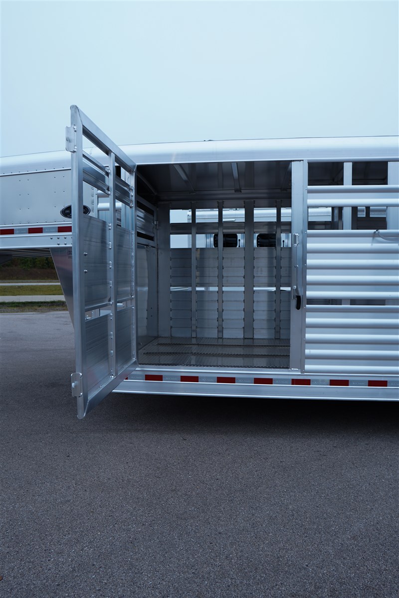 Trailer Photo 11