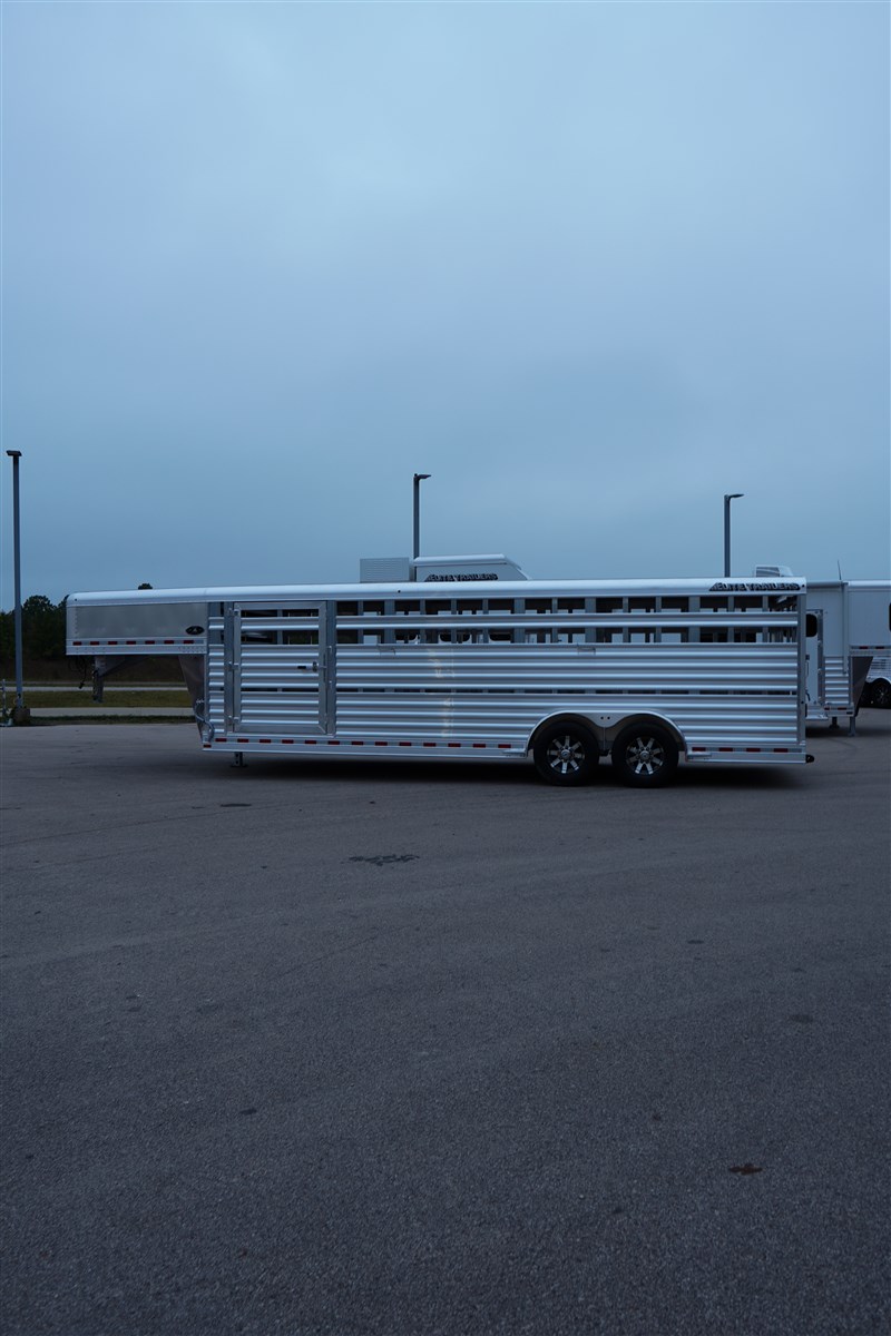 Trailer Photo 13