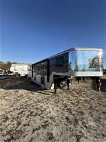 2015 3 horse Bison 8311 Larado