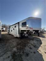 2023 3 horse Lakota 8313 side load lq M6006