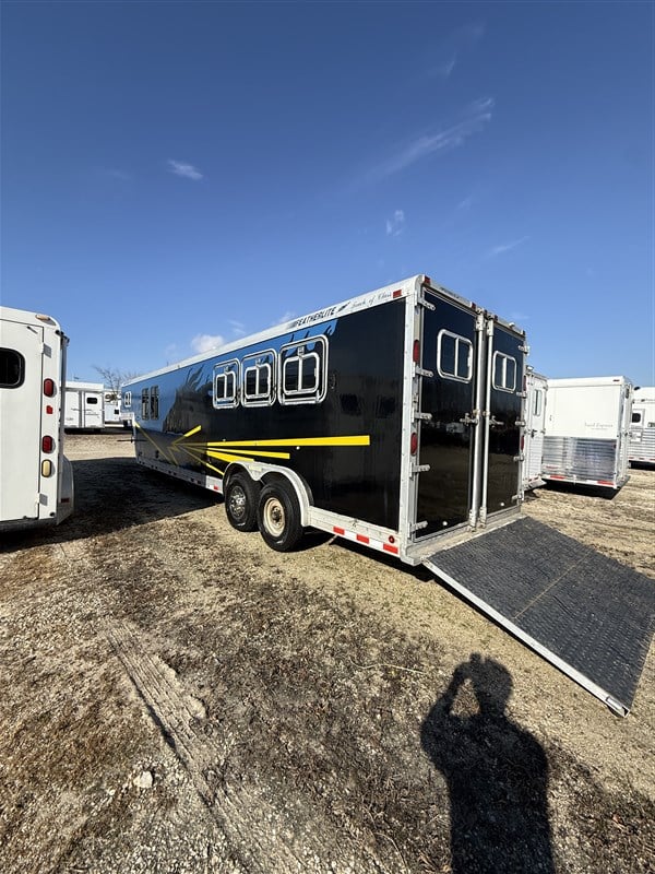 1990 Featherlite 1990 8310 with mid tack