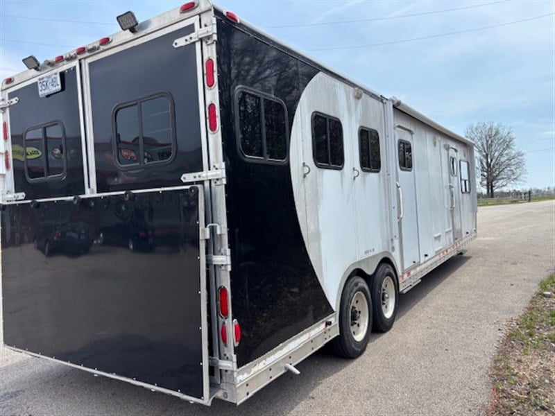 2002 Kiefer Built 8318