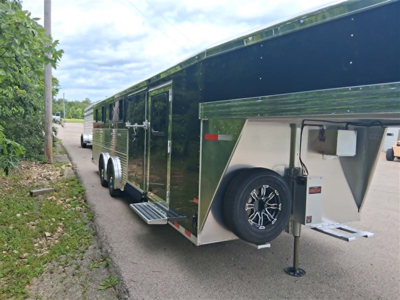 2027 Sundowner showman gt 10 pen m6049