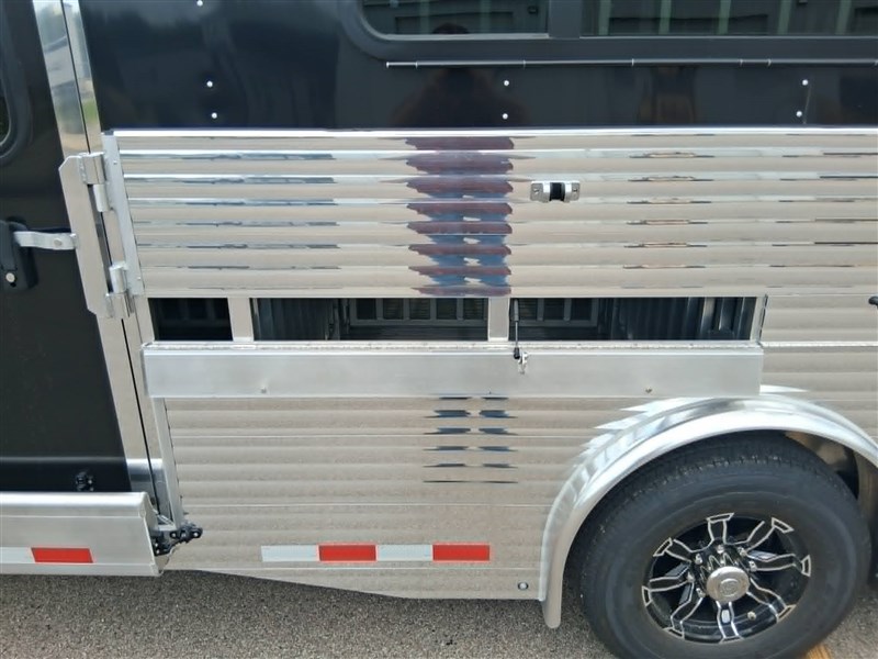 2027 Sundowner showman gt 10 pen m6049