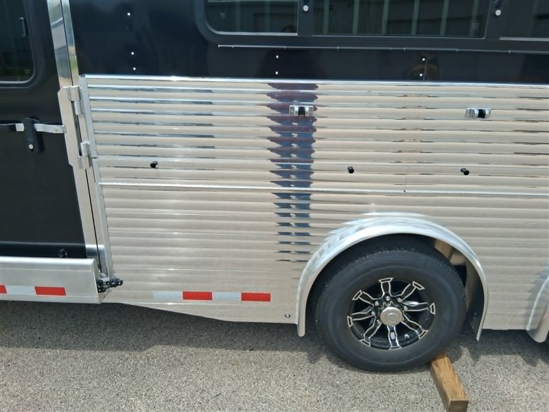 2027 Sundowner showman gt 10 pen m6049