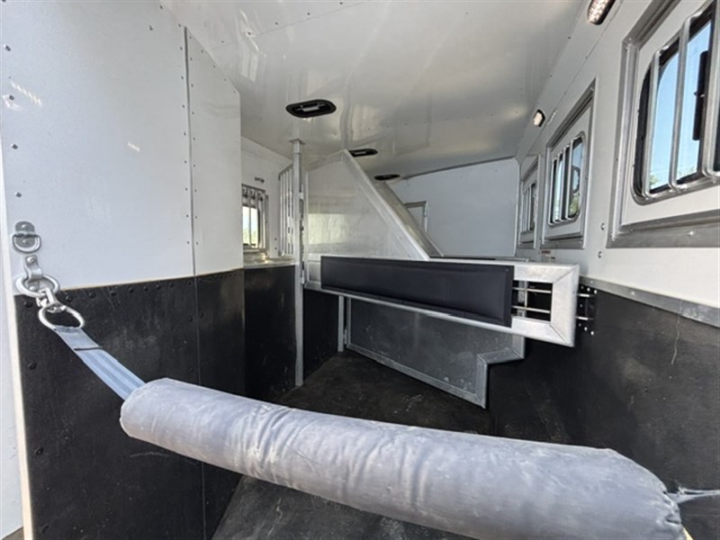 Trailer Photo 7