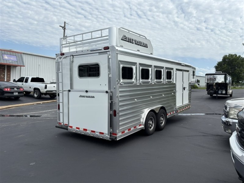 Trailer Photo 3