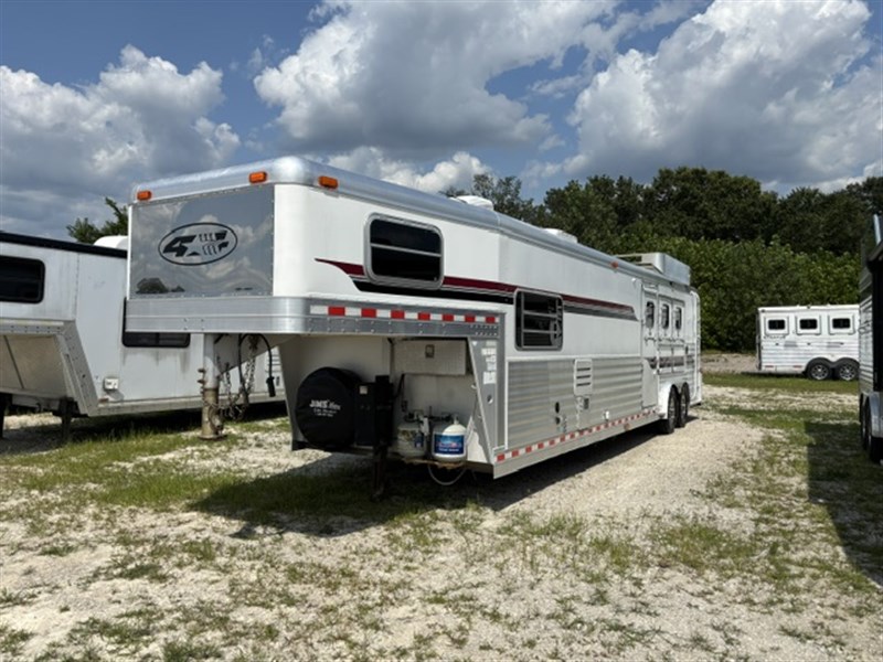 Trailer Photo 2