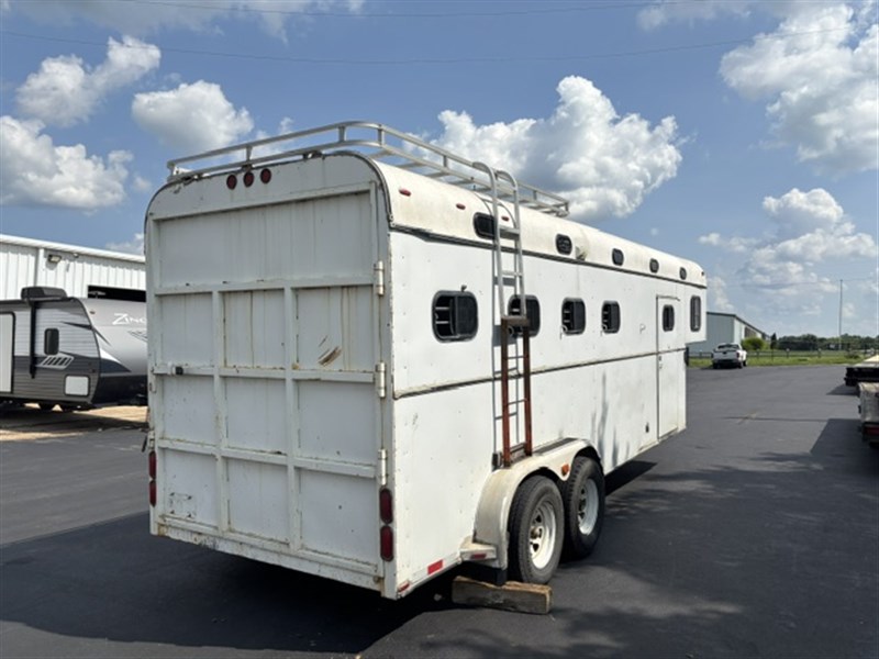 Trailer Photo 3