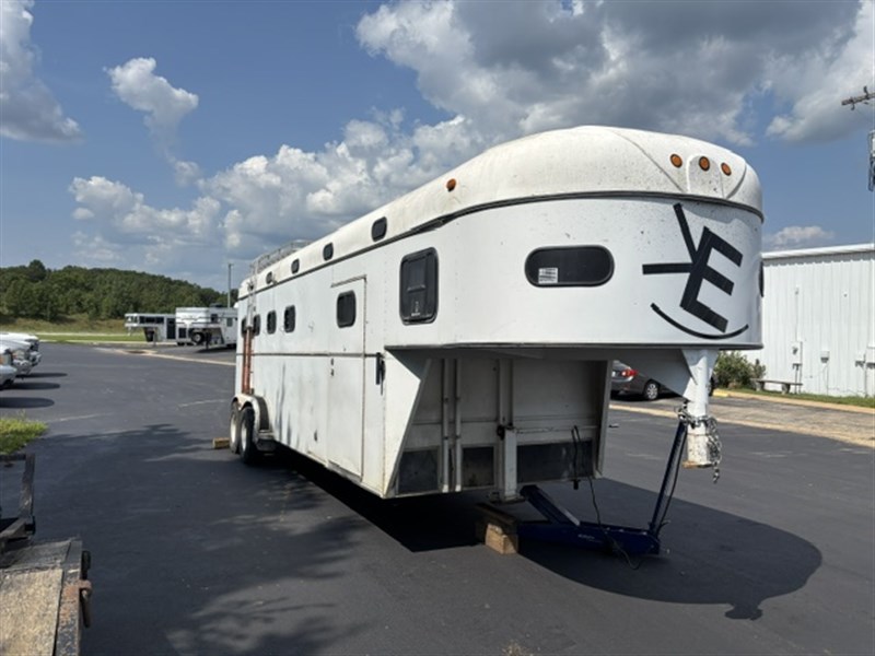 Trailer Photo 2