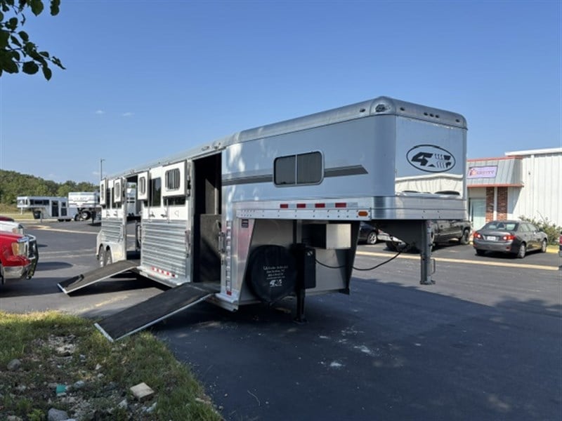 Trailer Photo 1