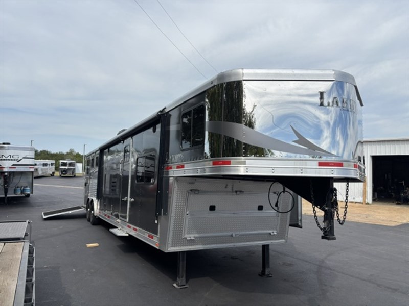 Trailer Photo 2