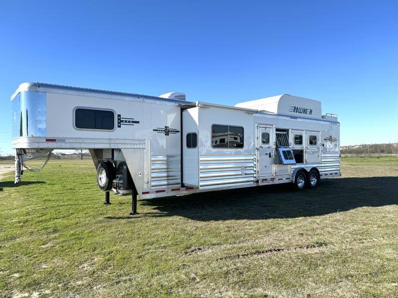2023 Platinum Coach 4 horse side load 13.8 sw with a slide