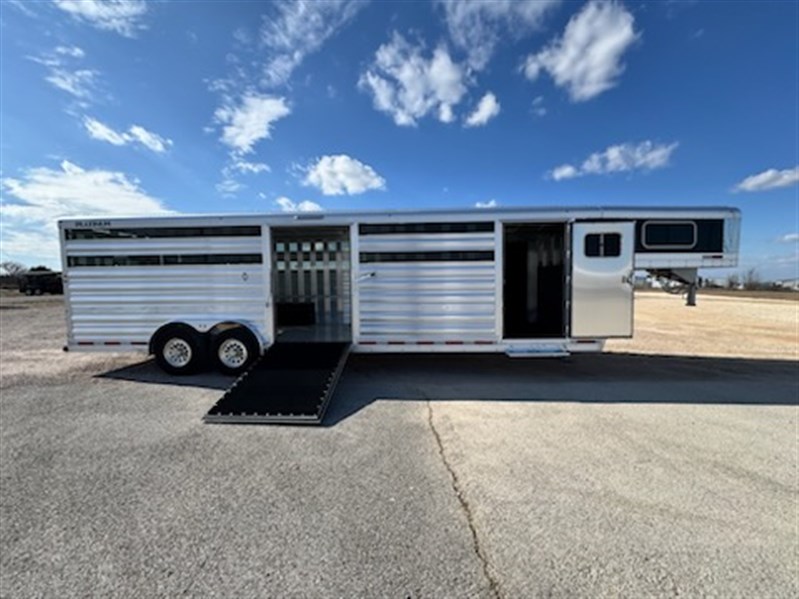 2026 Platinum Coach c-sport 8'x28' livestock trailer