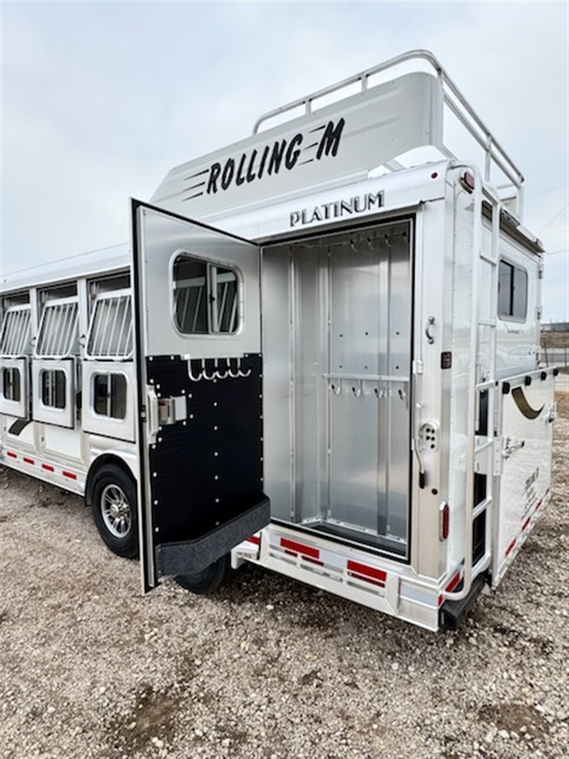 2026 Platinum Coach 5 horse trailer w/side trainertack & hydraulicjack