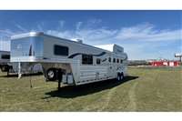 2026 4 horse Platinum Coach 4 Horse 12'8" SW Living Quarters Trailer Side Load