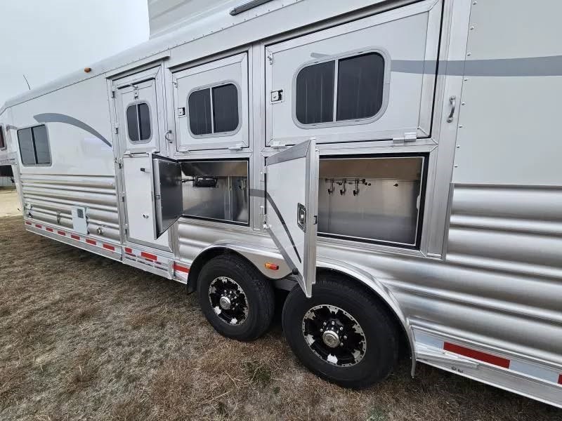 2026 Platinum Coach 3 horse living quarters 10.8 ft sw w/side load