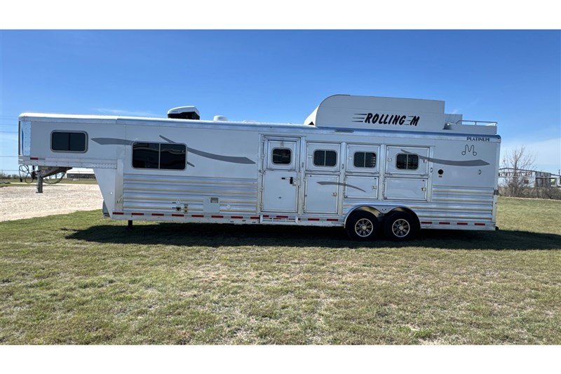 2026 Platinum Coach 4 horse 10' 8" sw living quarters trailer