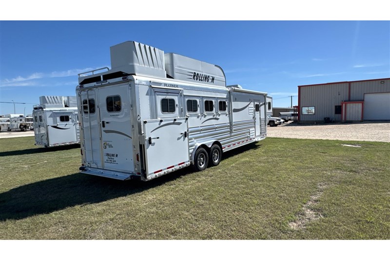 2026 Platinum Coach 4 horse 10' 8" sw living quarters trailer