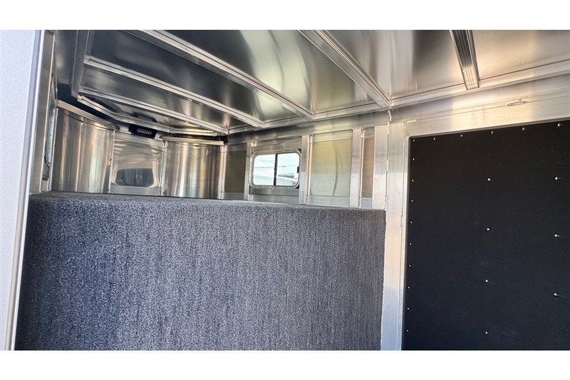2026 Exiss trailers 24' livestock trailer with side ramp
