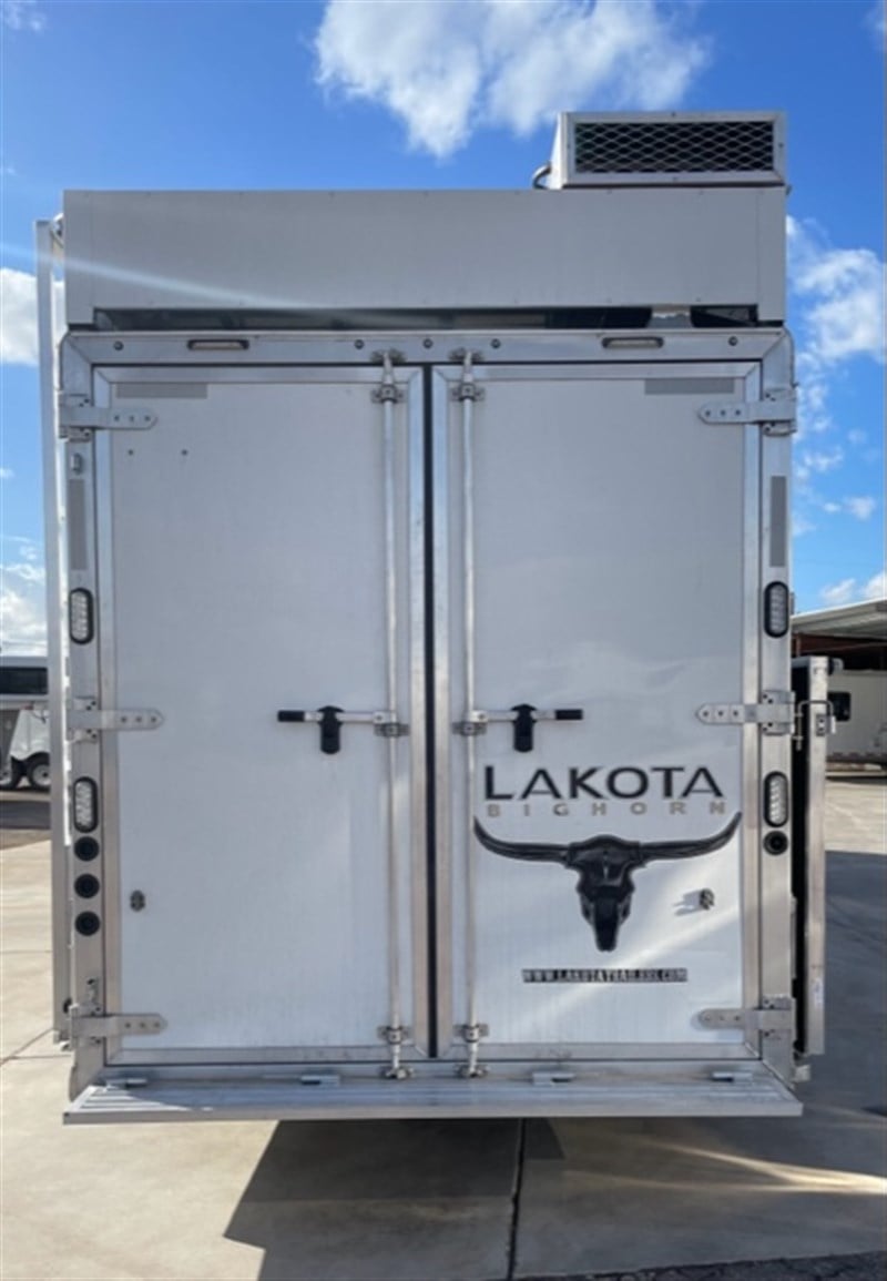 2023 Lakota big horn 4h sideload, 17' shortwall