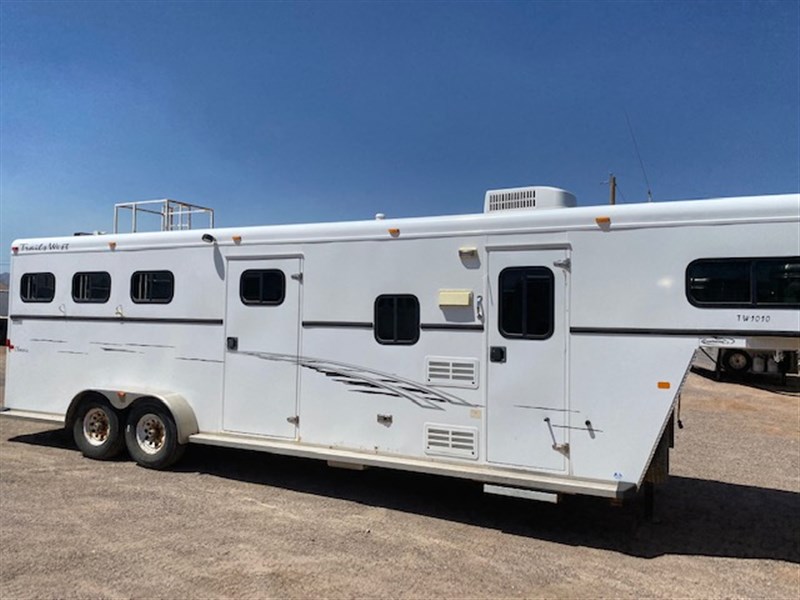 2011 Trails West 3 Horse LQ 11' SW