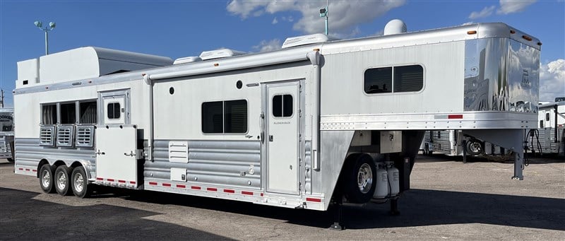 2024 Platinum Coach 4 horse reverse load with 17' sw